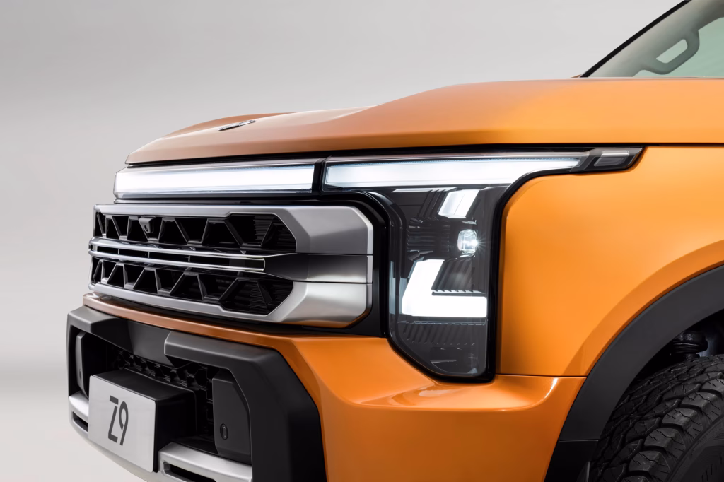 Vista lateral de la pickup Z9 de Dongfeng Forthing